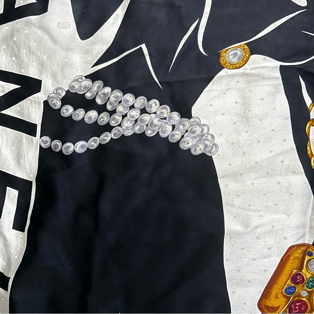 Chanel Vintage Silk Scarf — Coco Silhouette Black & White Chain Print - Picture 3 of 6